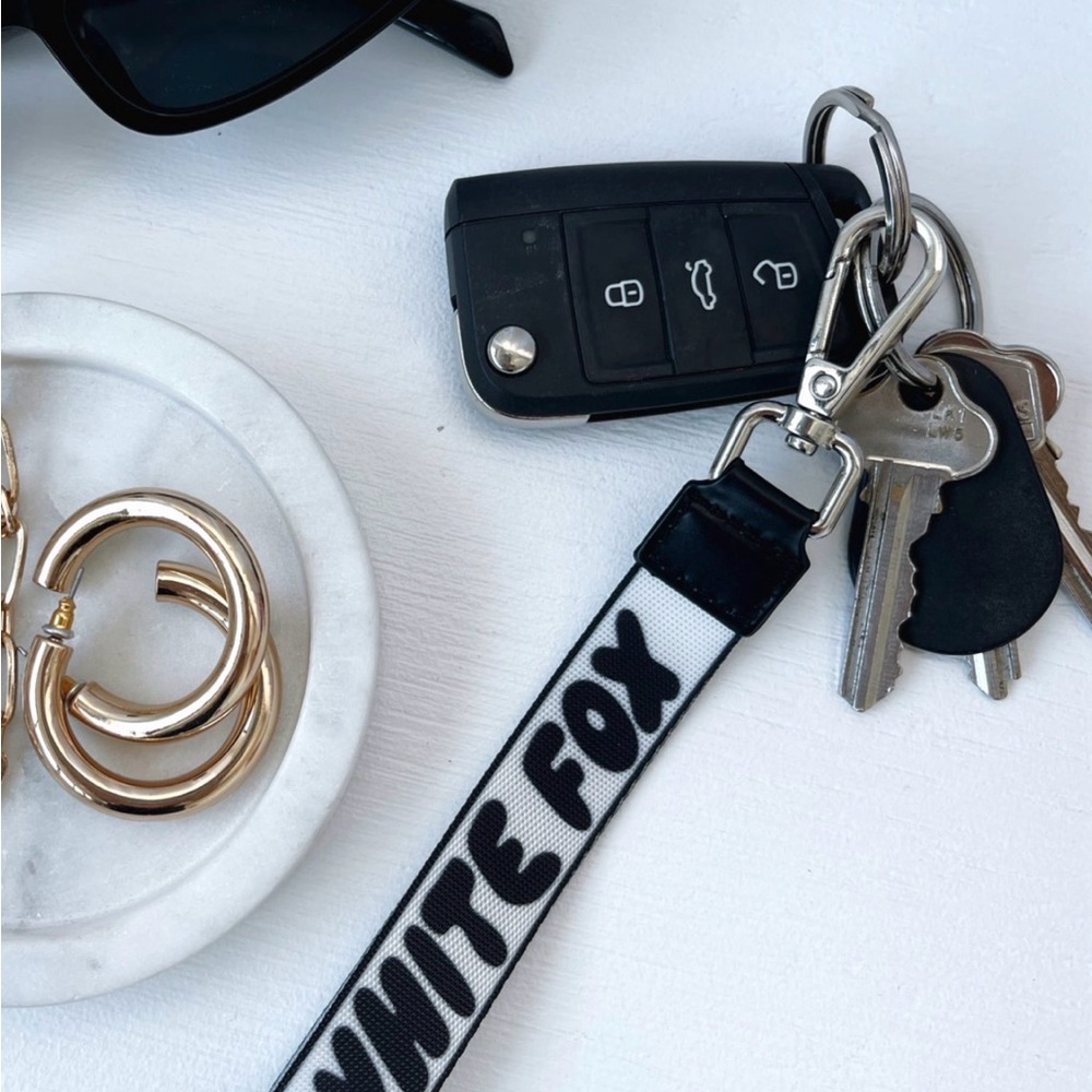 White Fox Boutique Black & White Key Wristlet Strap